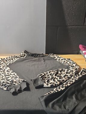 Black And Leopard Print Outfit